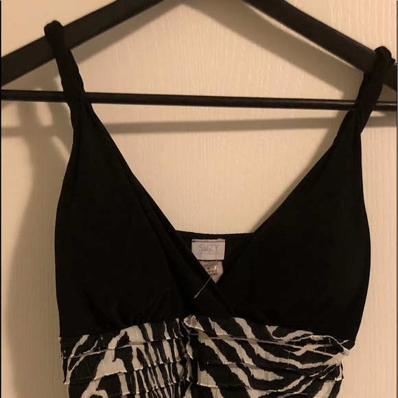 Suzy Shier Twisted Tank - Picture 2 of 4